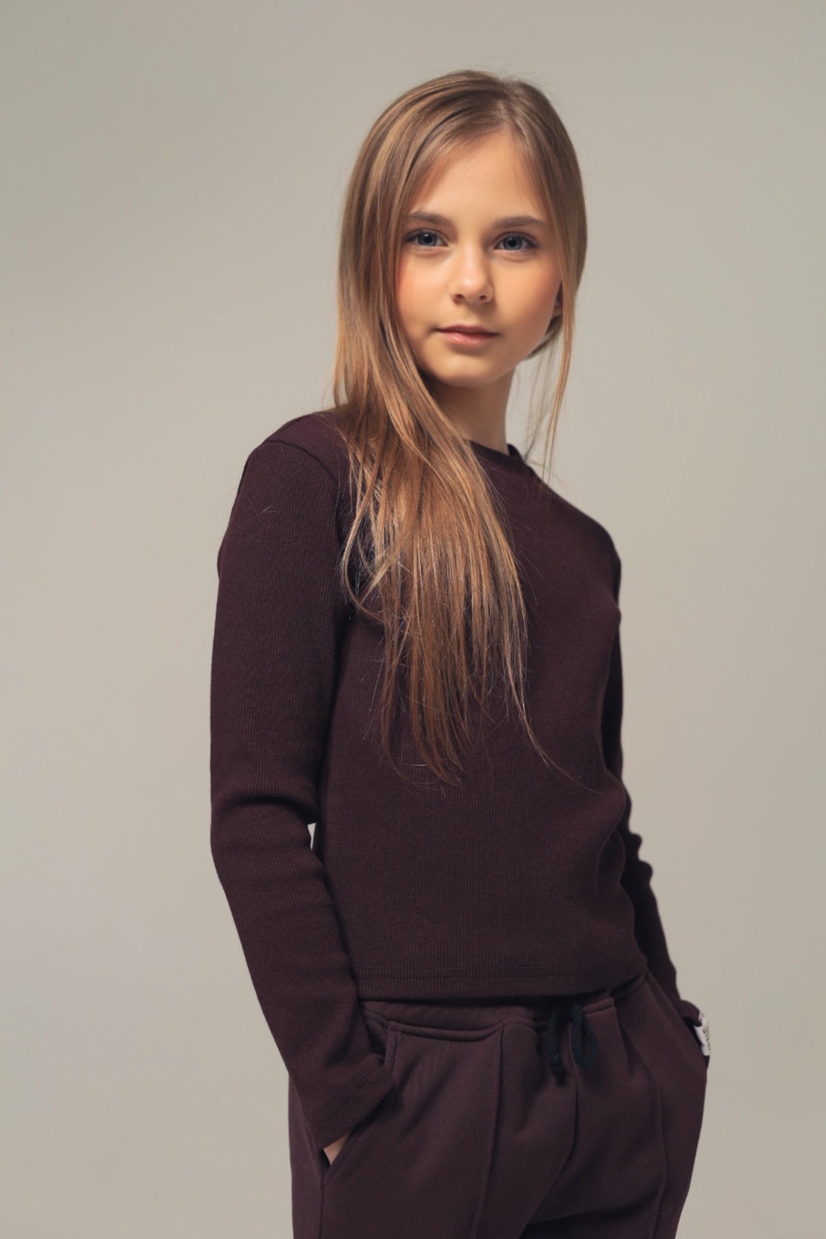 T-shirt z dzianiny prążkowanej PLUM (ciemna wiśnia)