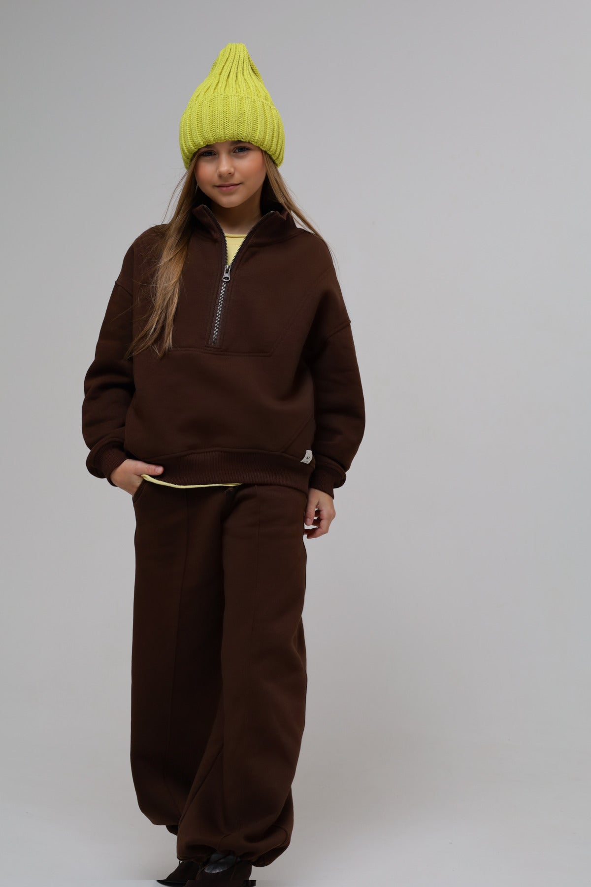 Bluza z wysokim kołnierzem na zamek miś od spodu