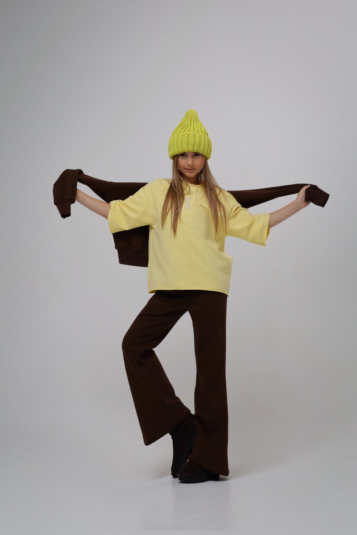 Rozszerzane spodnie MICHI (czekolada) miś od spodu