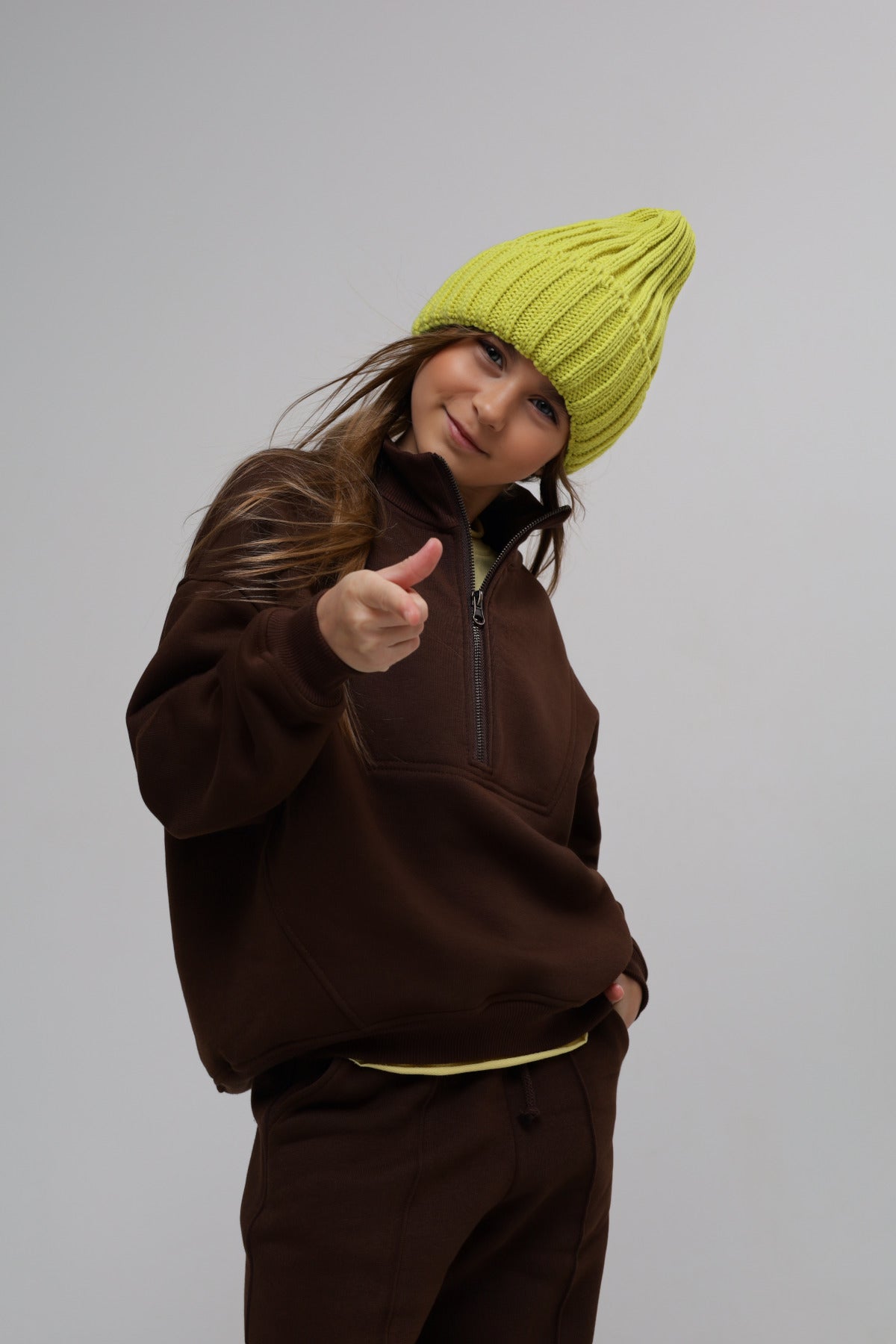 Bluza z wysokim kołnierzem na zamek miś od spodu